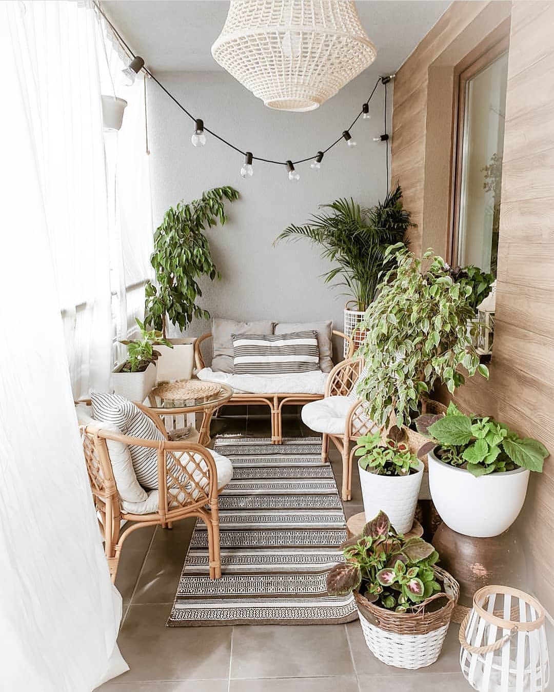 31 Beautiful “Balcony Garden” Ideas to Create Your Outdoor Oasis