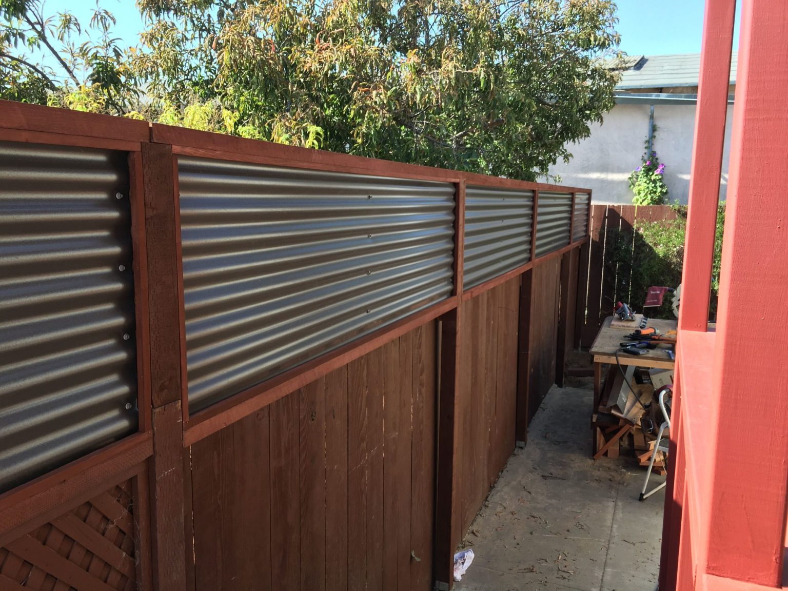 35 Ideas for “Corrugated Metal Fence” to Create More Privacy on a ...