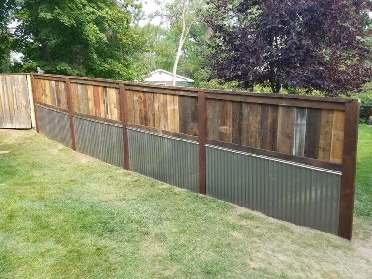 35 Ideas for “Corrugated Metal Fence” to Create More Privacy on a ...