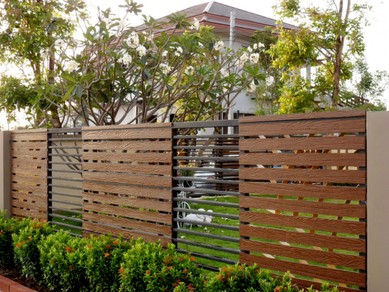 39 Stylish “Slatted Fence” Ideas That Will Complement Your Home Design ...