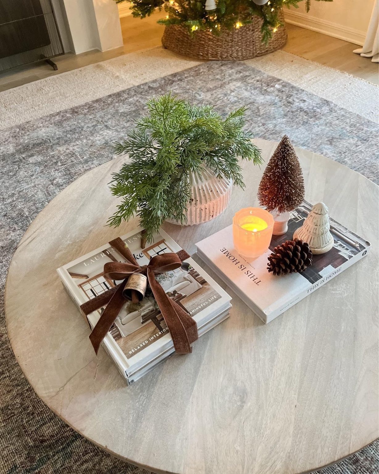 56 Gorgeous Christmas Coffee Table Decor Ideas to Try in 2024 – Crafty ...