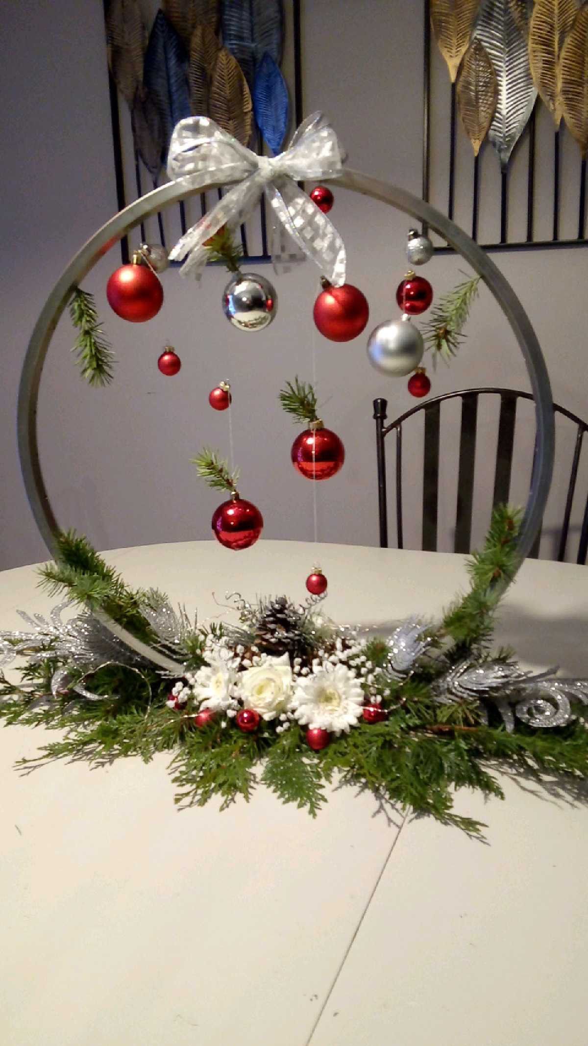38 Creative Christmas Hula Hoop Ideas to Inspire Your Holiday Decor