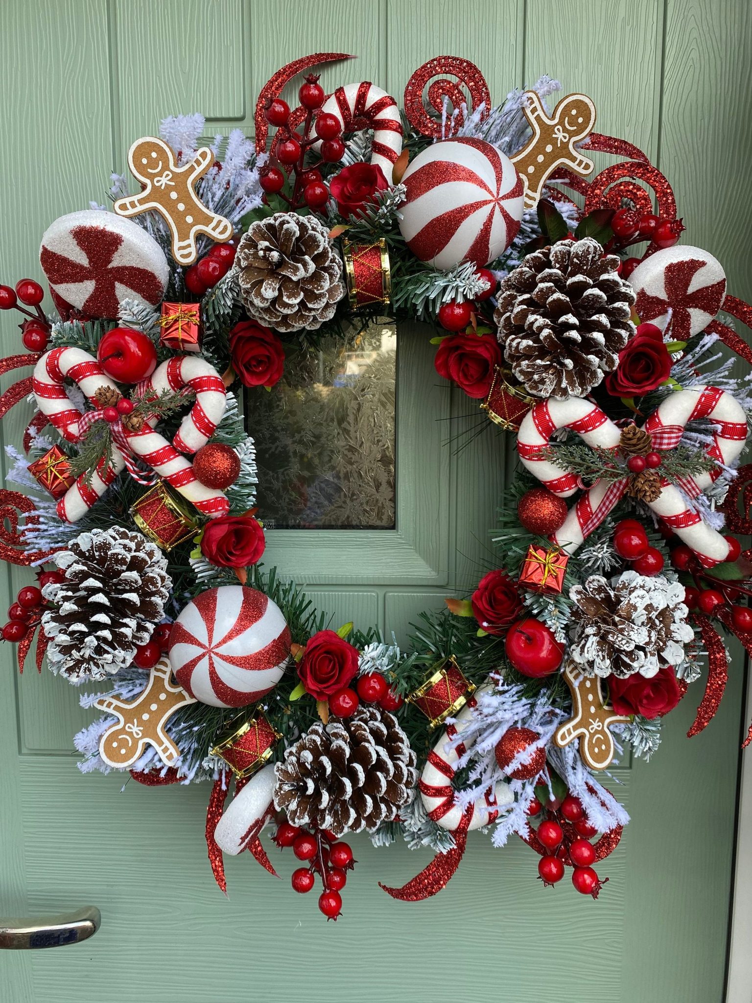 50 Stunning Christmas Wreath Ideas To Brighten Your Holiday Season 50 Stunning Christmas Wreath Ideas To Brighten Your Holiday Season